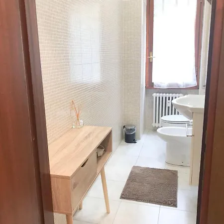 Center White Apartment *