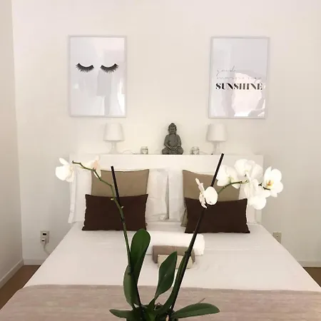 Apartment Center White Milan